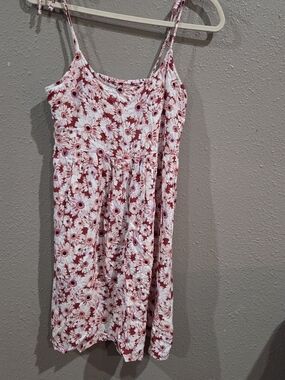 SO White & Red Floral Spaghetti-Strap Casual Dress